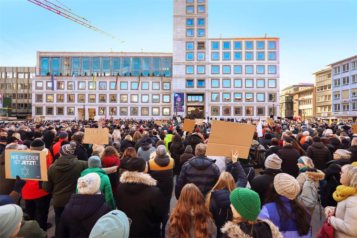 Auch in Stuttgart gingen im Januar die Menschen für die Demokratie auf die Straße.