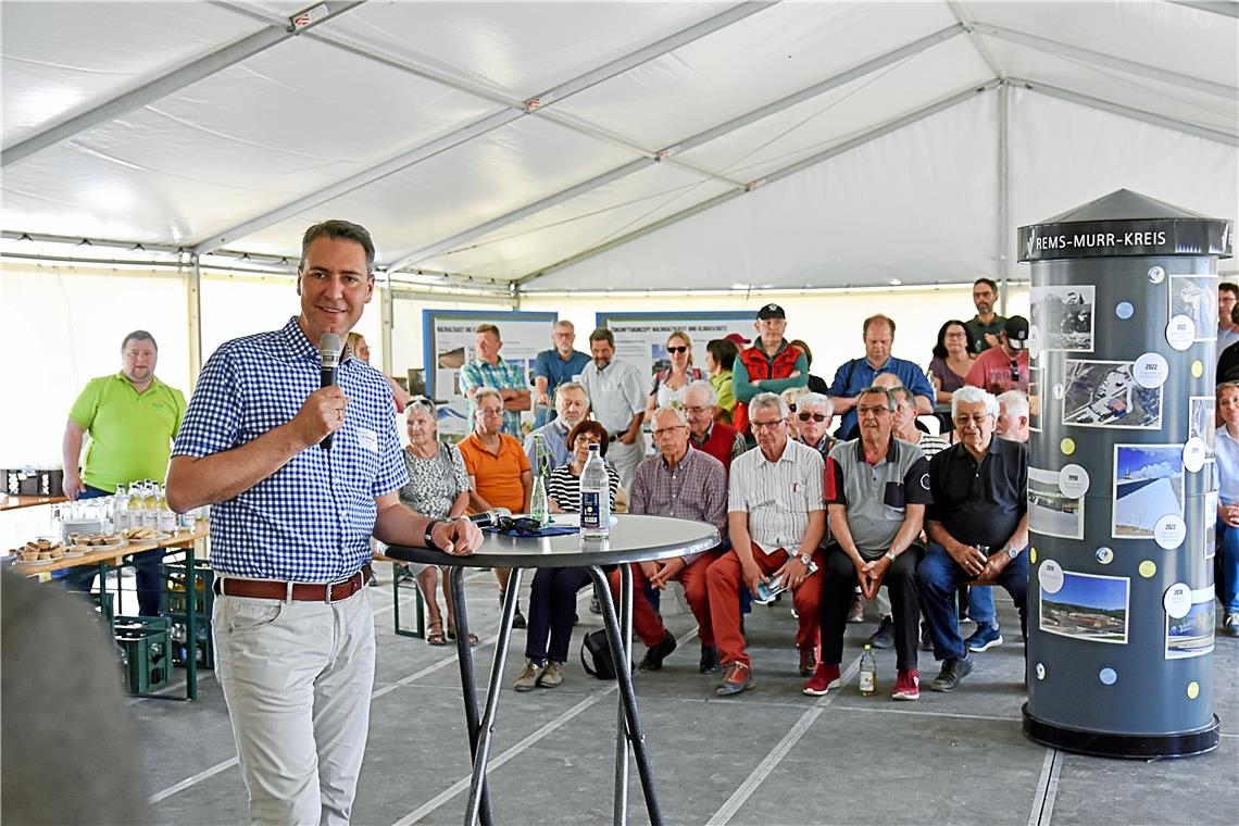 Auch Landrat Richard Sigel (am Mikrofon) steht am Samstag für Fragen zur Verfügung.