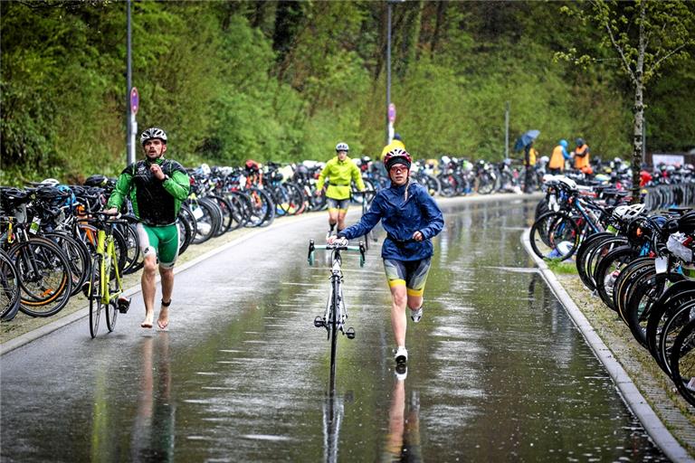 Auf Dauerregen und kalten Wind wie im vergangenen Jahr würden die Starter beim nächsten Citytriathlon gerne verzichten. Foto: Alexander Becher