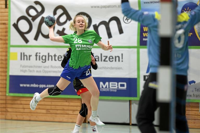 Auf dem Sprung in die Württembergliga? Anna Rosenke und der HCOB haben in der Verbandsliga derzeit die Nase vorne. Foto: Alexander Becher