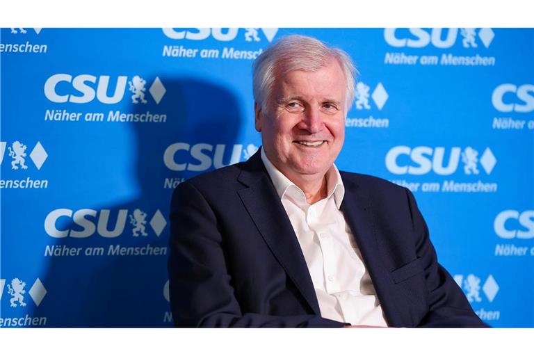 Auf Parteiveranstaltungen ist Horst Seehofer gelegentlich noch zu sehen. Doch der frühere bayerische Ministerpräsident, der unter Kanzlerin Merkel zuletzt Bundesinnenminister war, hat sich aus der aktiven Politik zurückgezogen. (Archivfoto)