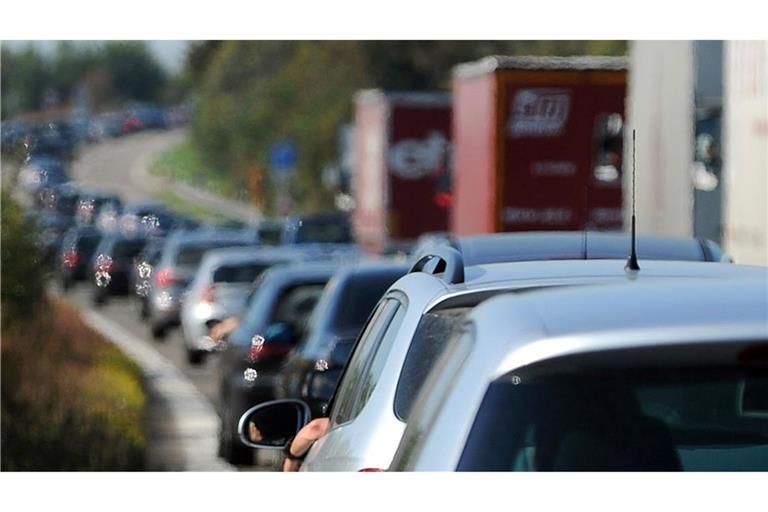 Aufgrund des Unfalls bildete sich auf der A6  ein langer Stau. (Archivbild)