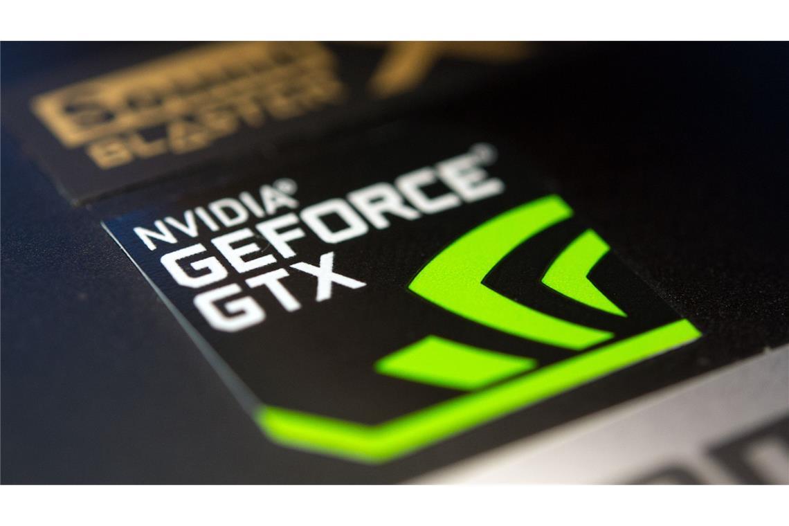 Aufkleber einer Nvidia-GeForce-Grafikkarte auf einem Notebook (Archivbild)