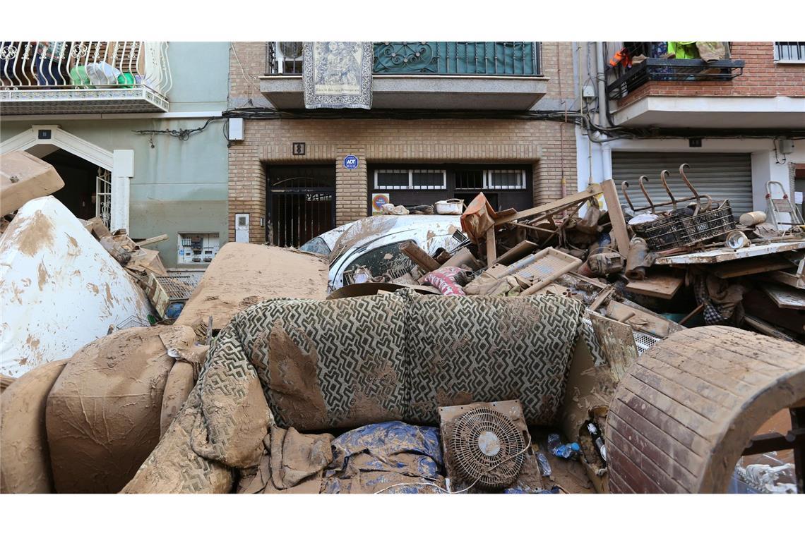 Aufräumarbeiten nach den Überschwemmungen in Spanien