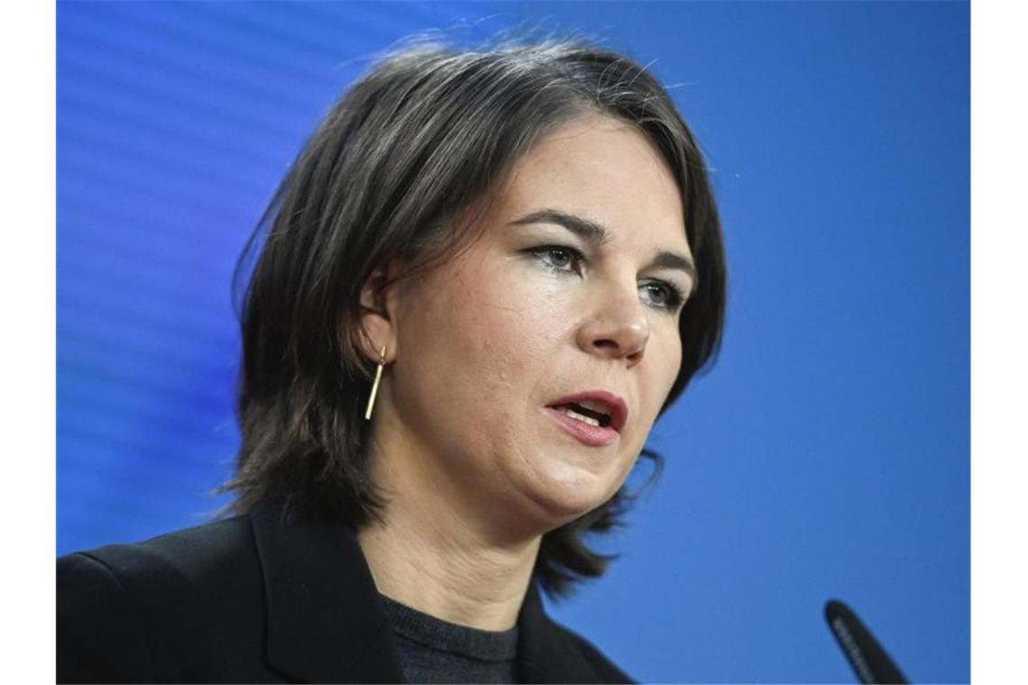Wie gefährlich ist Putins Atom-Drohung? Außenministerin Annalena Baerbock: Putins Drohung ist ernst zu nehmen. Foto: John Macdougall/AFP POOL/dpa