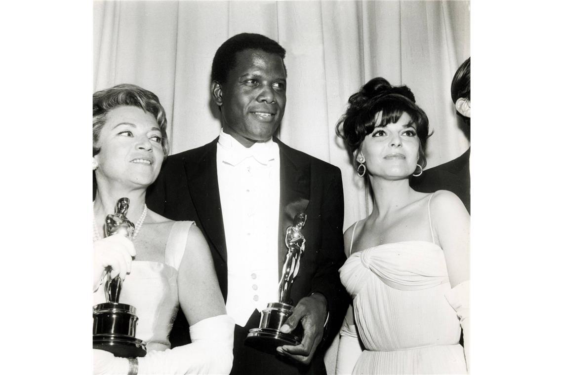 <b>1964:</b> Sydney Poitier wird von der Academy für seine Rolle in „Lilien auf dem Felde“ zum besten Hauptdarsteller gekürt.