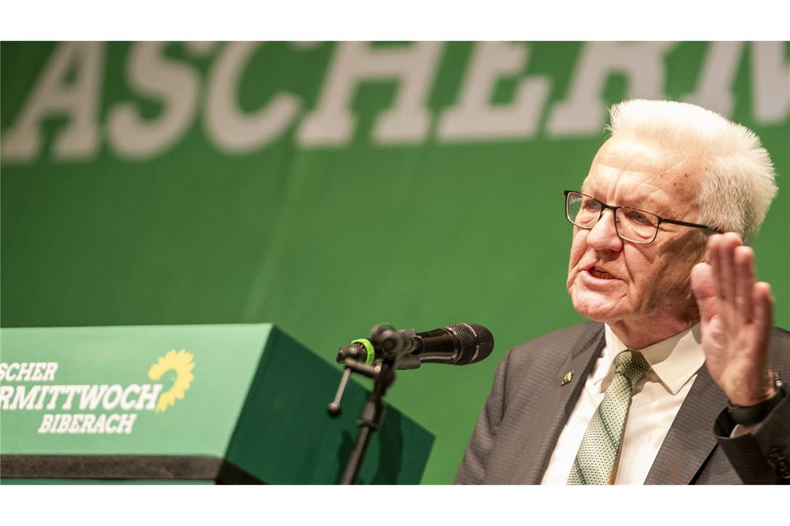 Baden-Württembergs Ministerpräsident Winfried Kretschmann hält eine eindringliche Rede beim politischen Aschermittwoch seiner Partei.