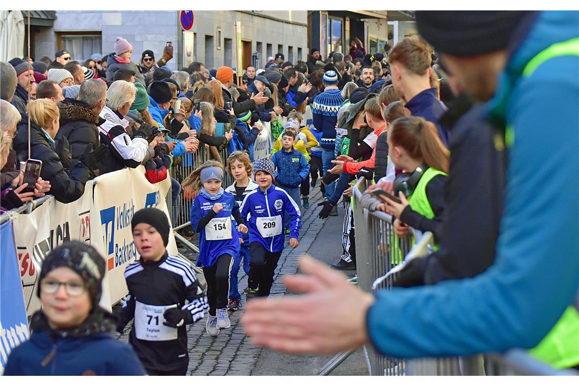 Bambinilauf. Silvesterlauf 2024 in Backnang. SP