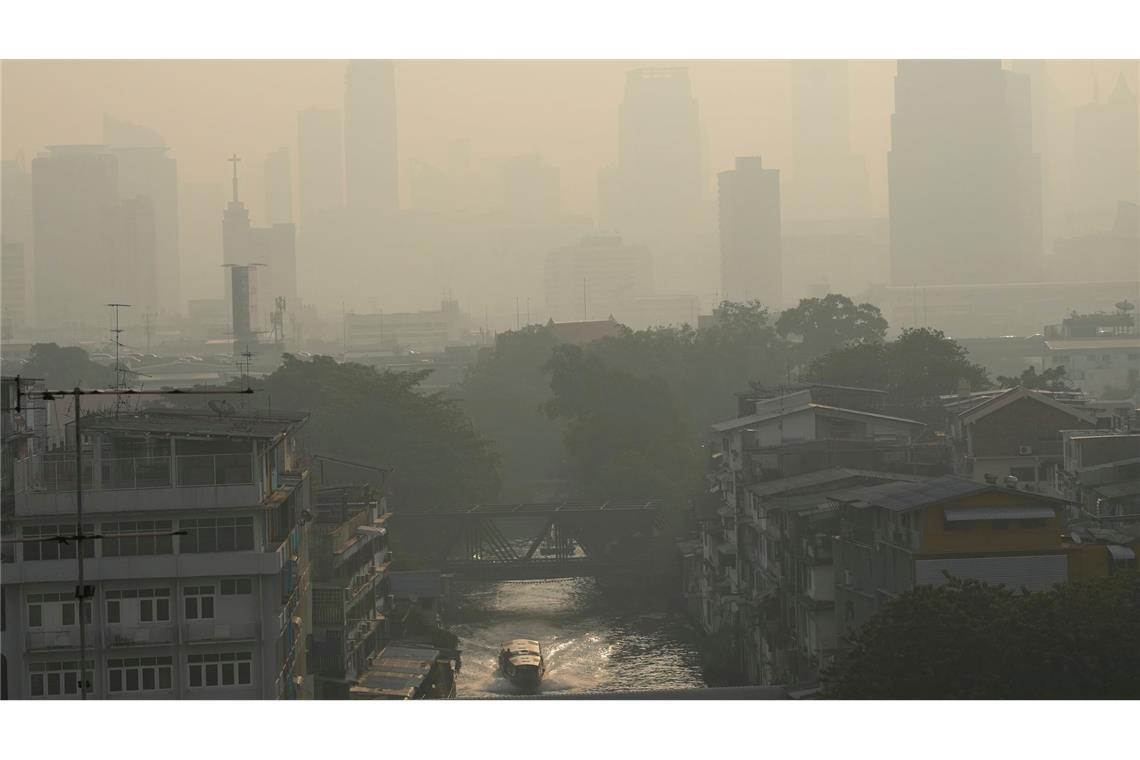 Bangkoks Skyline liegt häufig unter einer giftigen Smog-Wolke.