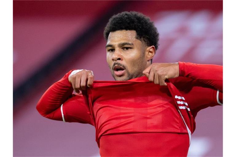 Bayern-Profi Serge Gnabry ist positiv auf das Coronavirus getestet worden. Foto: Sven Hoppe/dpa