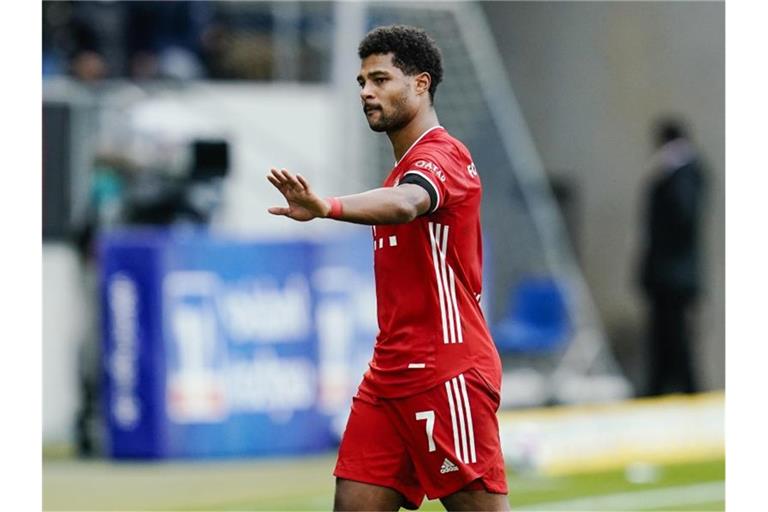 Bei Bayerns Serge Gnabry sind zwei Corona-Tests negativ ausgefallen. Foto: Uwe Anspach/dpa