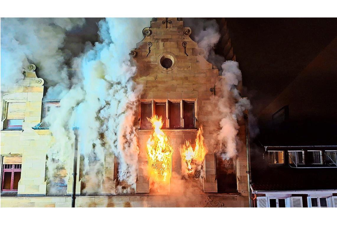 Bei dem Brand in der Konstanzer Innenstadt sind in der Nacht zum Donnerstag sieben Menschen verletzt worden.