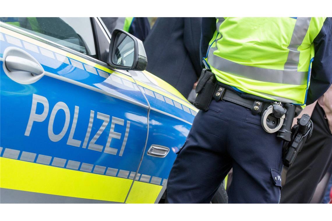 Bei dem Einsatz in Tübingen wurde ein Polizist leicht verletzt. (Symbolbild)