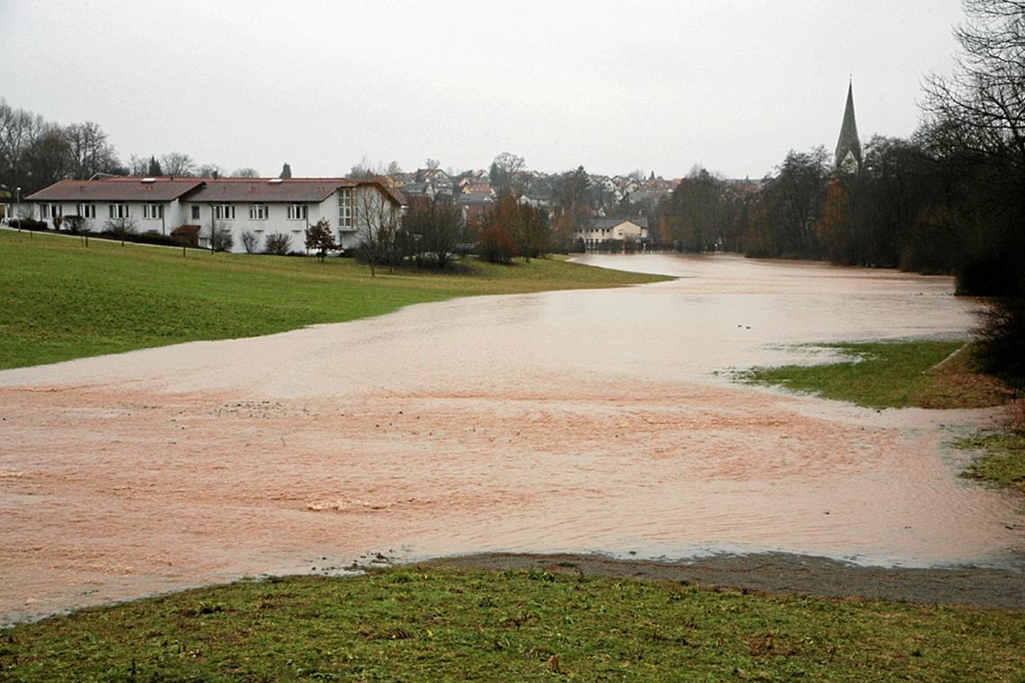 Bei dem Hochwasser 2011 war das potenzielle Baugebiet überflutet. Foto: Claudia Gollor-Knüdeler