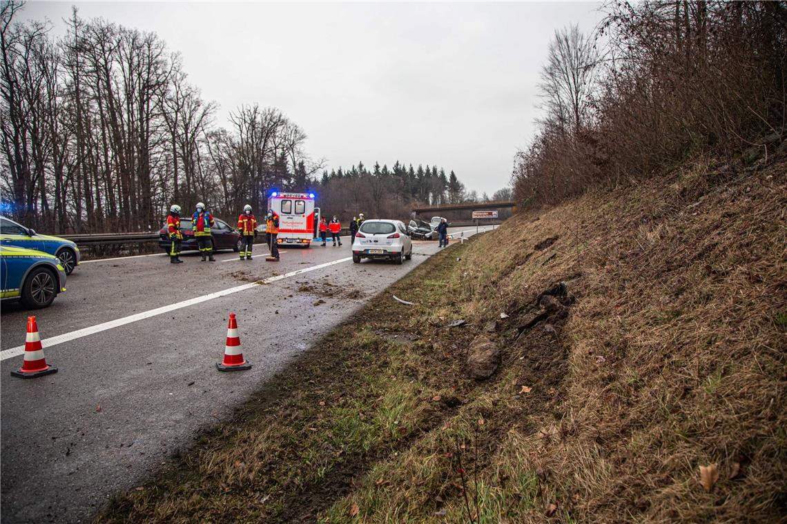 Gedenkstelle Nach Tödlichem Unfall Auf Der B14 Beschädigt