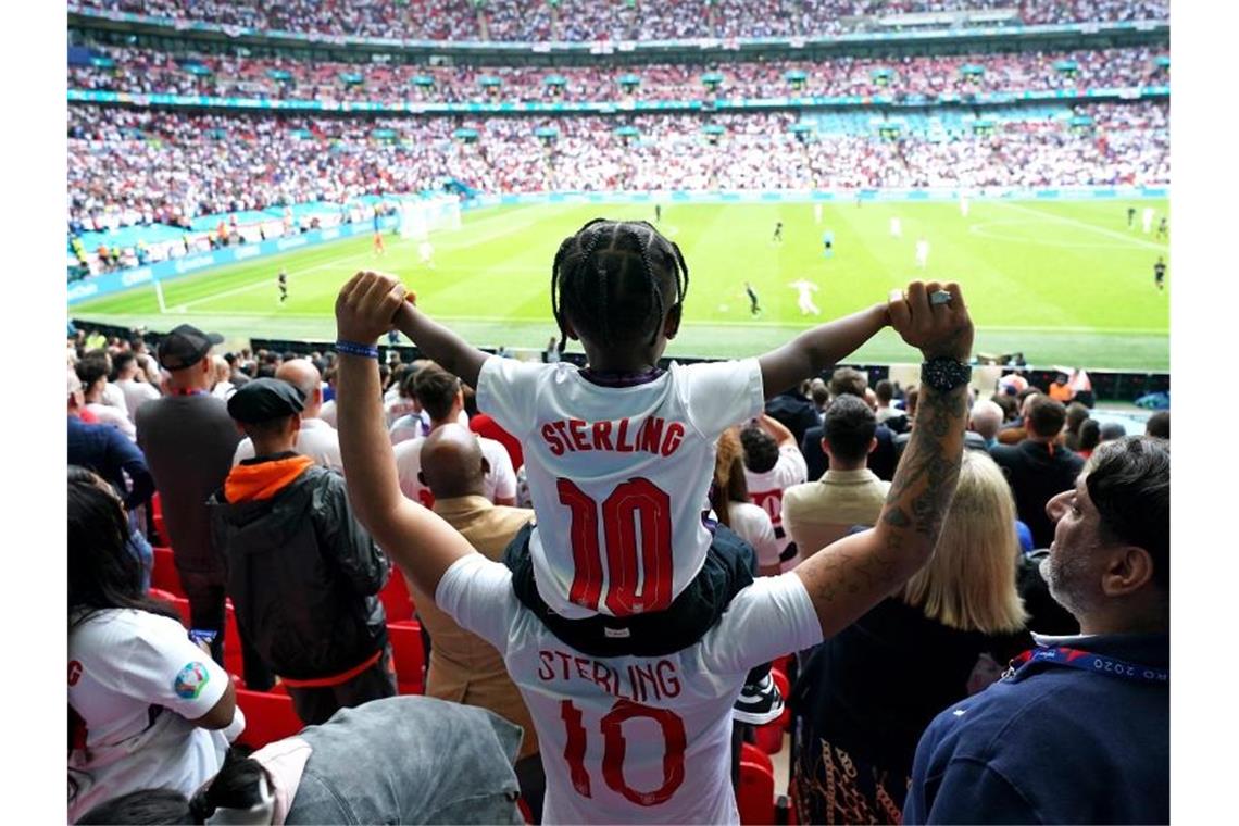 Die heikle Zuschauerfrage: EM-Höhepunkte im Hotspot Wembley Bei den drei verbliebenen EM-Spielen werden mindestens 60.000 Zuschauer im Wembley-Stadion zugelassen. Foto: Mike Egerton/PA Wire/dpa