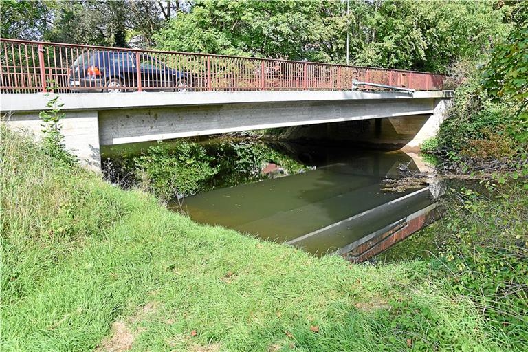 Bei der Brücke über die Murr bei Kirchberg soll eine von zwei Pegelmessstellen installiert werden, um den Wasserstand der Murr bei Starkregen im Blick zu haben. Foto: Tobias Sellmaier