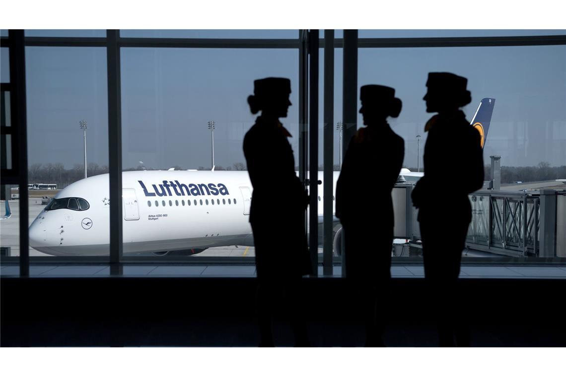 Bei der Lufthansa ist für das Kabinenpersonal eine Tarifeinigung erreicht worden.
