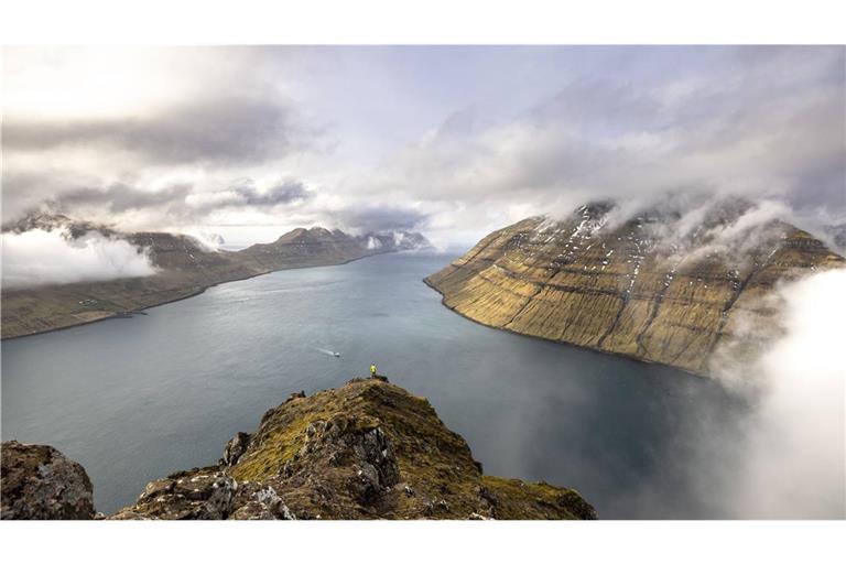 Bei einer versuchten Überfahrt von den Färöer-Inseln nach Norwegen in einem nachgebauten Wikingerschiff ist eine junge Frau ums Leben gekommen. (Symbolbild)