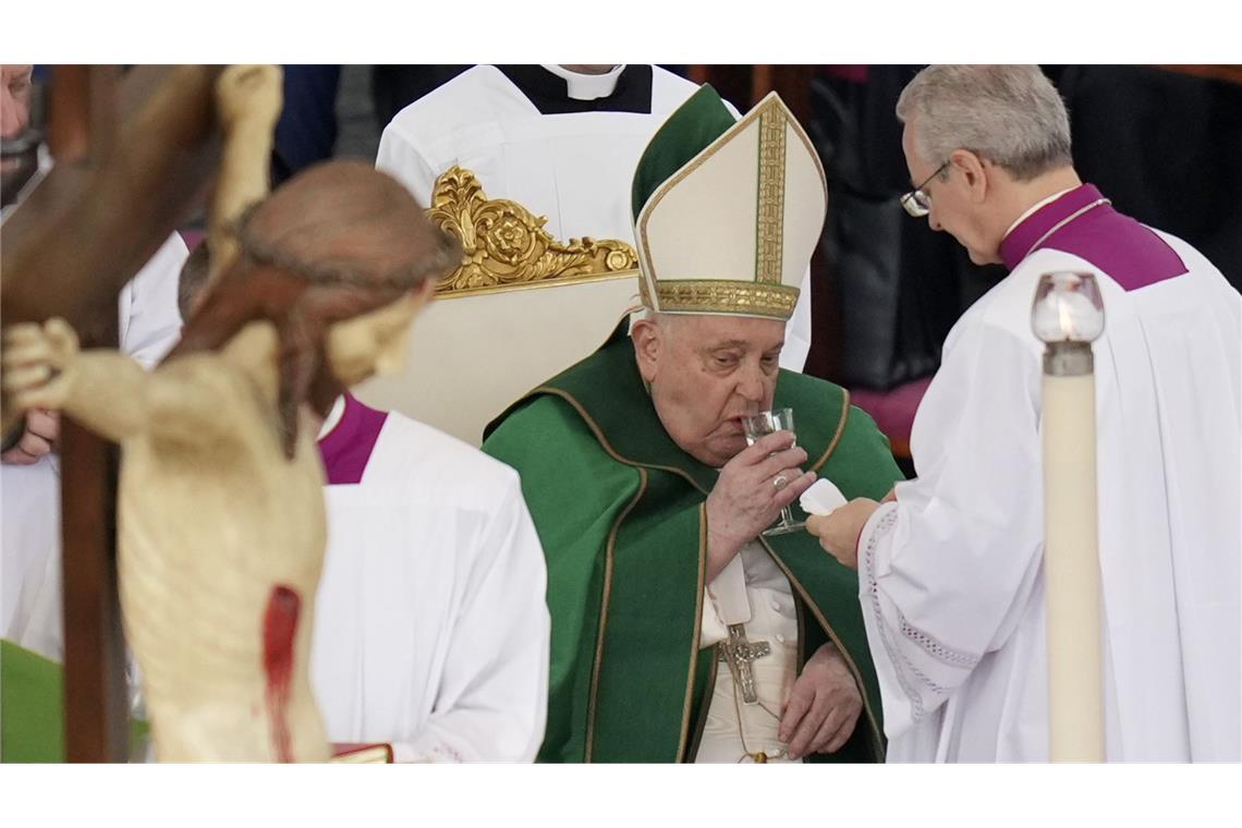 Bei Papst Franziskus wurde eine beidseitige Lungenentzündung diagnostiziert.