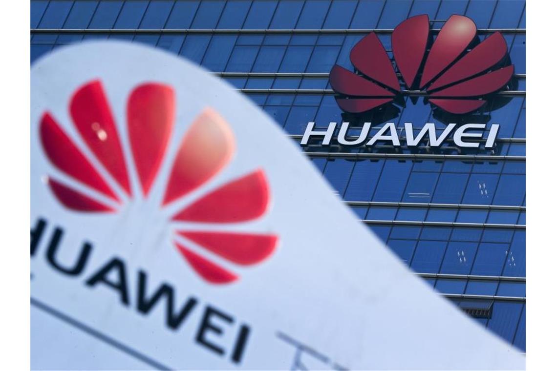US-Sanktionen kappen Huawei Zugang zu Google-Diensten Bei seiner Netzwerktechnik ist Huawei sehr stark auf Chips aus den USA angewiesen. Foto: Andy Wong/AP