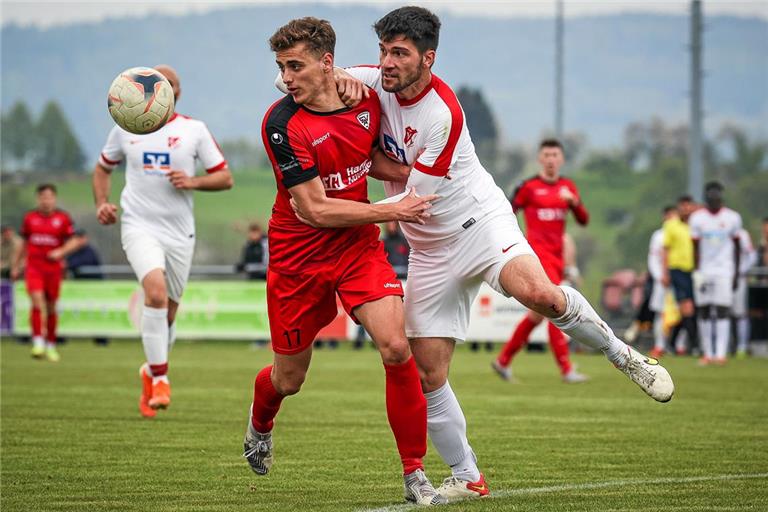 Bei seiner Rückkehr nur schwer zu halten: Marius Weller, der schon nach vier Minuten das Allmersbacher 1:0 erzielt. Foto: Alexander Becher