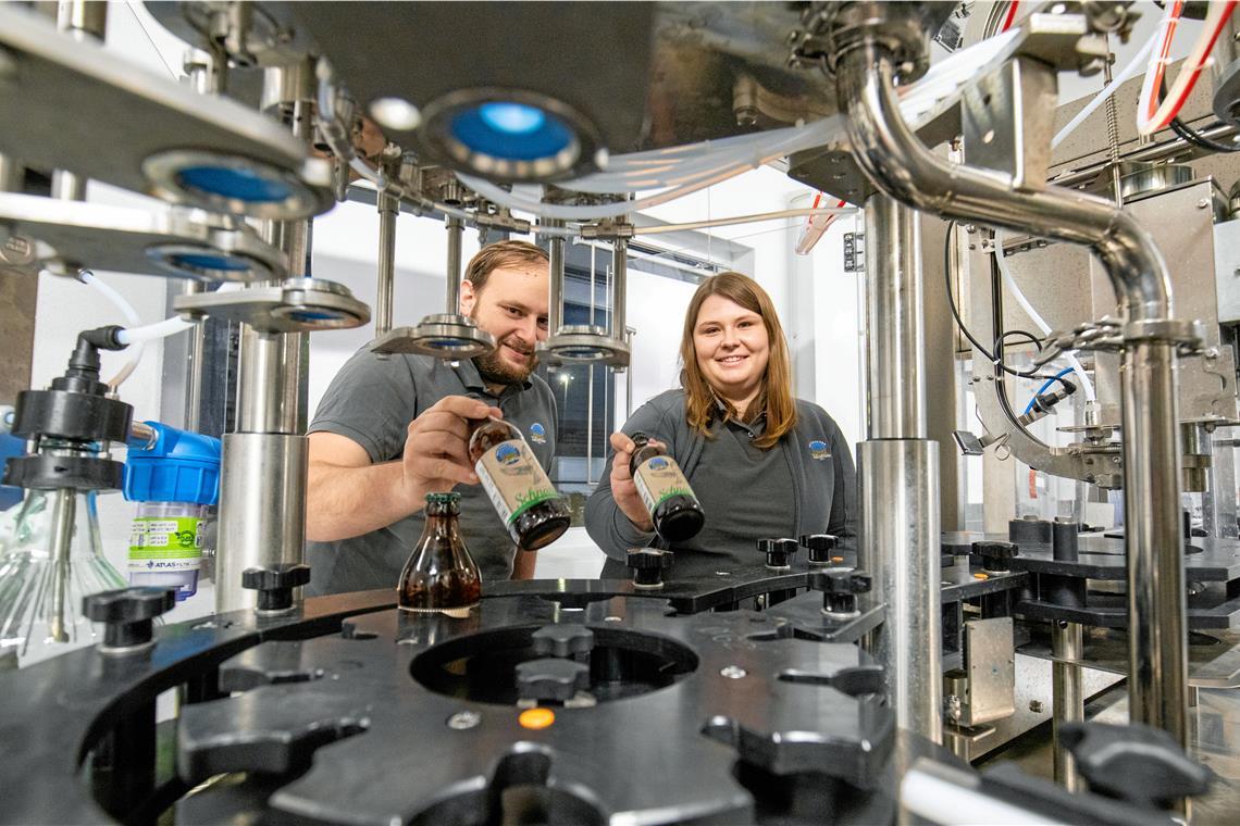 Bei sogenannten Unternehmertreffen schauen sich die Mitglieder des Gewerbevereins stets bei einem anderen Unternehmen den Betrieb und die Abläufe an. Auch Andreas und Jessica Huber haben ihre Brauerei Weissacher Tälesbräu bereits vorgestellt. Archivfoto: Alexander Becher 