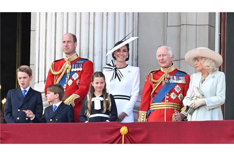 Bei „Trooping the Colour“, der Geburtstagsparade für König Charles III. (zweiter von rechts), hatte Prinzessin Kate (Mitte) im Juni ihren ersten Auftritt nach Monaten.