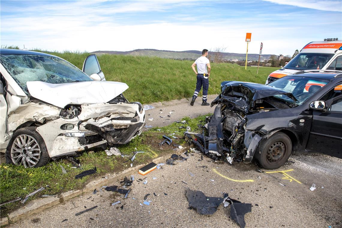 Beide Fahrerinnen wurden bei dem Unfall schwer verletzt Foto: Kevin Lermer/7aktuell.de