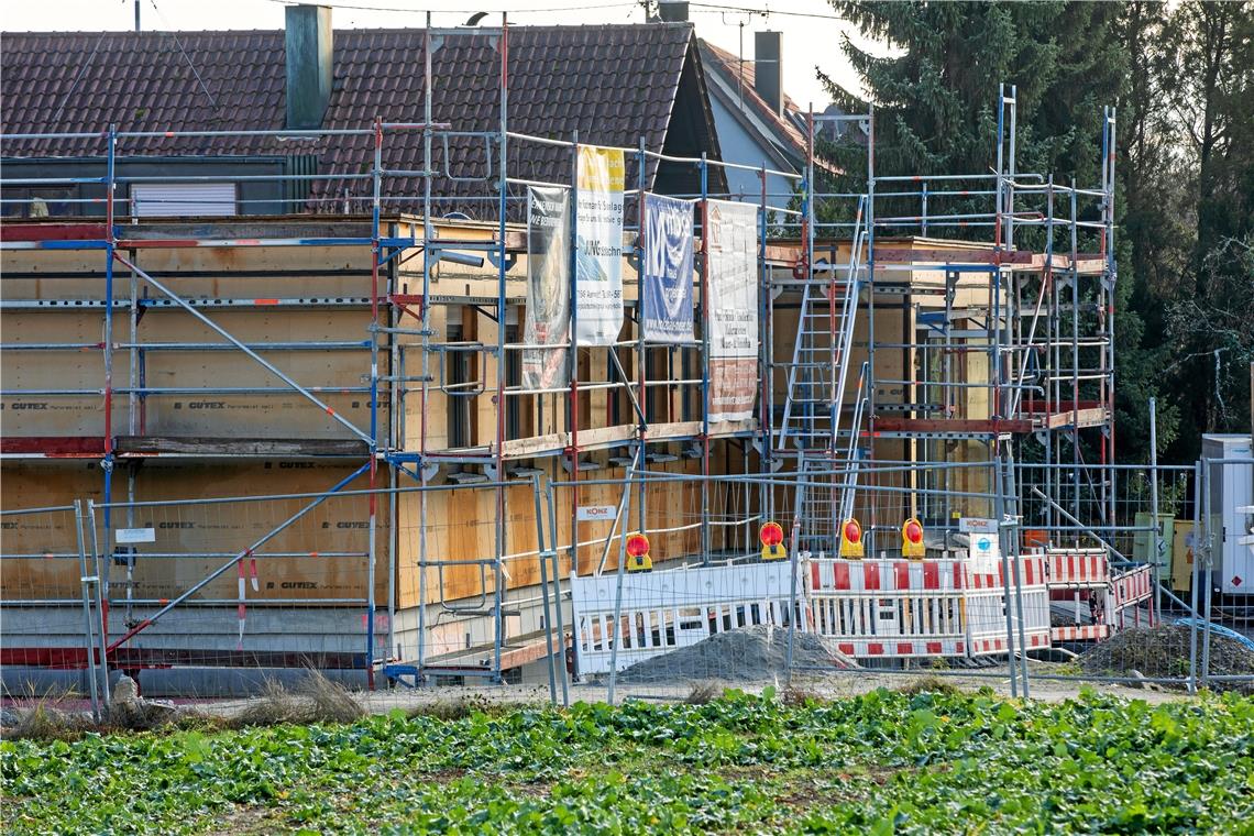 Beim Spatenstich rechnete die Gemeindeverwaltung noch damit, dass die Kinder im Sommer 2020 in den neuen Kindergarten Burgblick umziehen können.  Foto: A. Becher