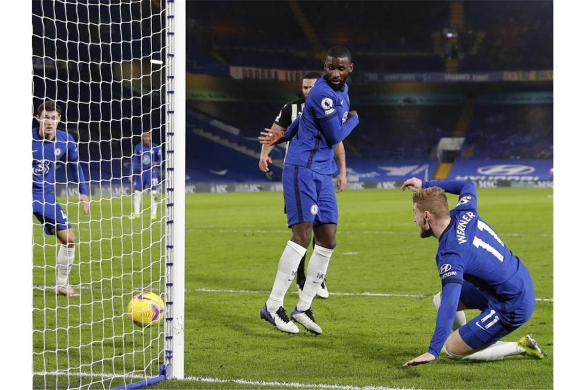 Liverpool nur noch Sechster - Werner trifft bei Chelsea-Sieg Bereitete das erste Chelsea-Tor vor und erzielte das zweite selbst: Timo Werner (r). Foto: Adrian Dennis/PA Wire/dpa