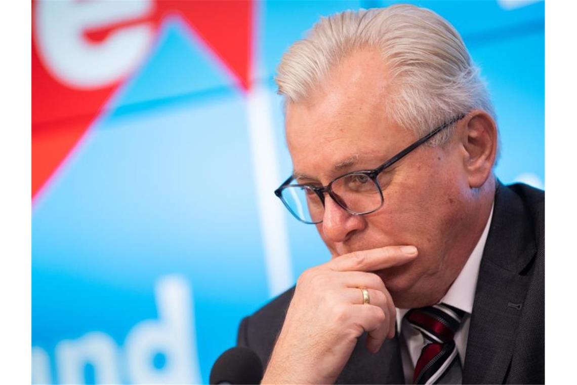 AfD-Landeschef Gögel will 2021 wieder kandidieren Bernd Gögel, Vorsitzender der AfD-Fraktion im Landtag von Baden-Württemberg, nimmt an der Pressekonferenz der AfD-Landtagsfraktion Baden-Württemberg teil. Foto: Tom Weller/dpa/Archivbild