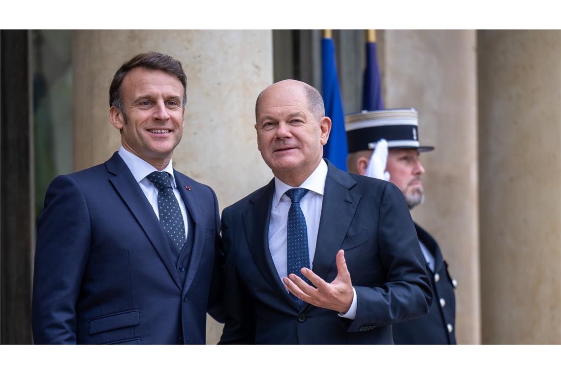 Betonte Harmonie: Kanzler Scholz zu Besuch bei Frankreichs Präsident Macron in Paris.