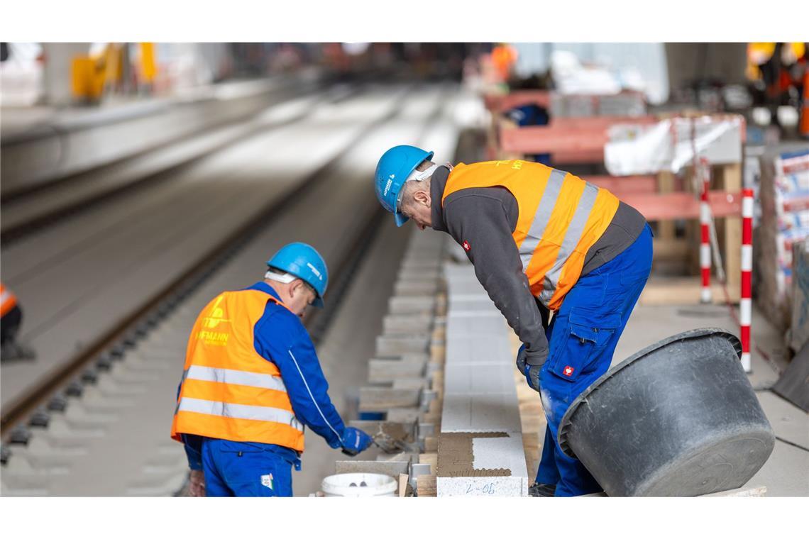 Axel Milberg als Ingenieur auf der S-21-Baustelle