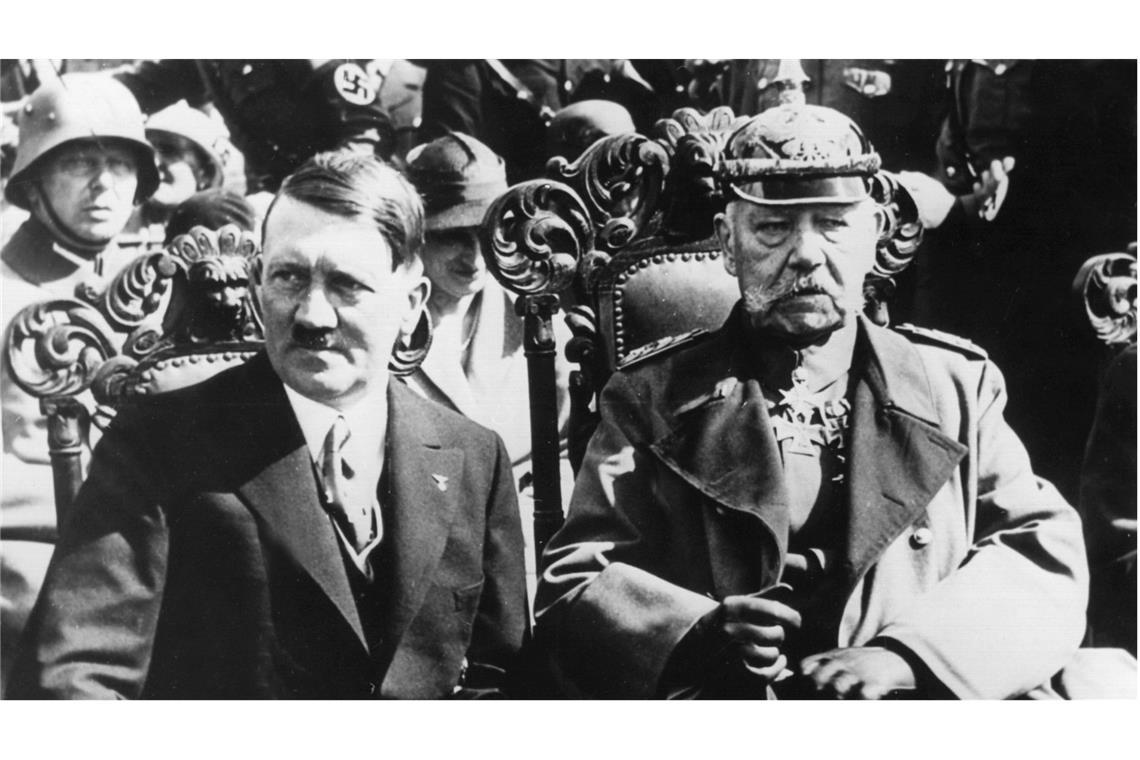 Bis in die frühen 1990 Jahre hinein standen Adolf Hitler (links) und Paul von Hindenburg in manchen Städten noch auf der Ehrenbürgerliste.