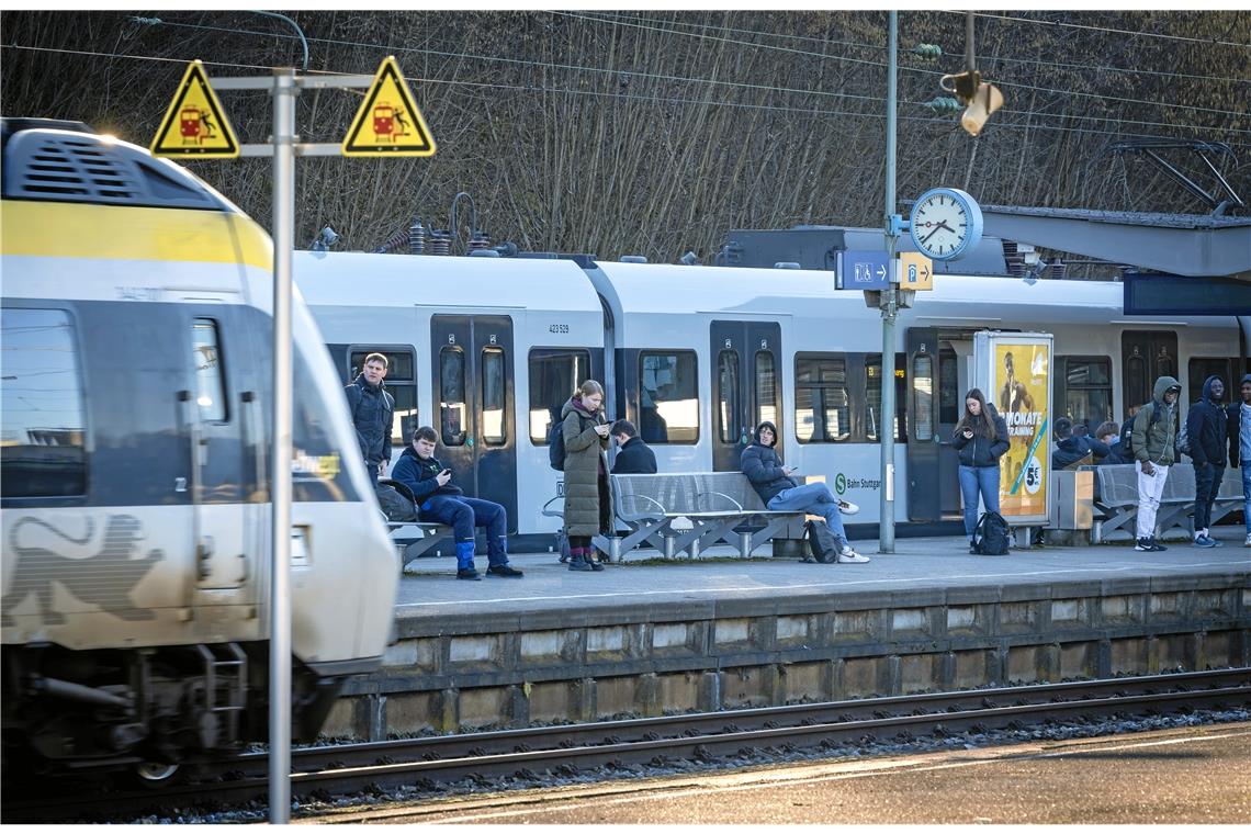 Bis zum 12. Mai liegt für die Pendler auf der Murrbahn nun ein Fahrplankonzept vor. Foto: Alexander Becher