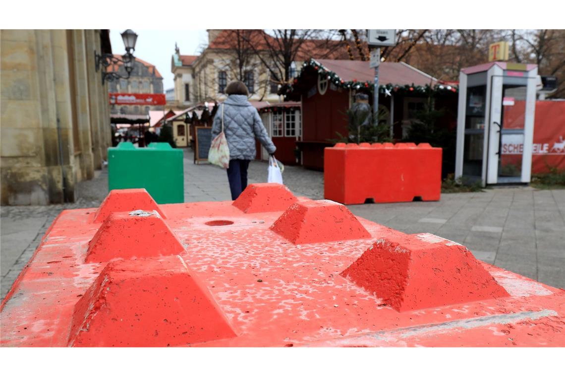 Bislang ist unklar, wie der Täter trotz Betonklötzen auf den Weihnachtsmarkt gelangen konnte.