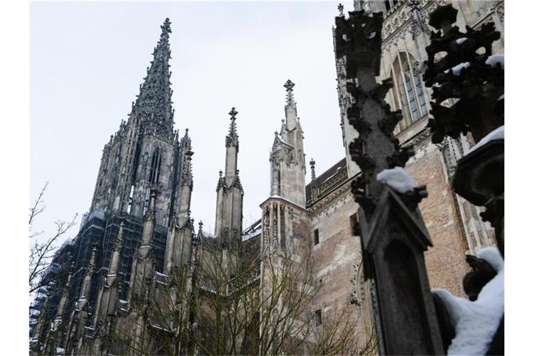 Blick auf das Ulmer Münster. Foto: Sina Schuldt/dpa/Archivbild