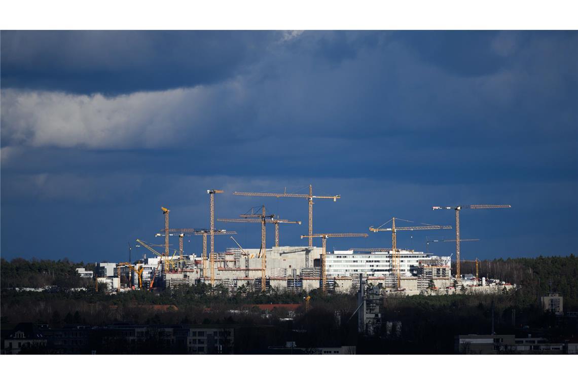 Blick auf die Baustelle des Halbleiterwerks von Infineon in Dresden.