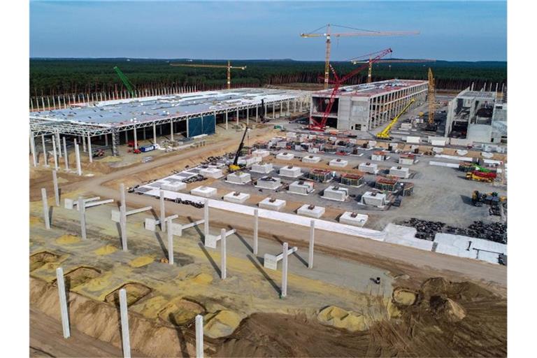 Blick über die Baustelle der Tesla-Fabrik im brandenburgischen Grünheide. Foto: Patrick Pleul/dpa-Zentralbild/dpa