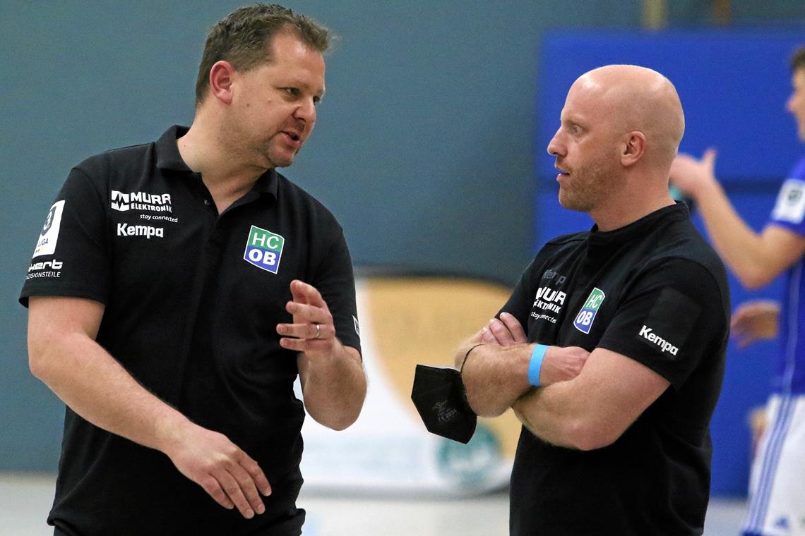 Blicken mit dem HCOB durchaus in Richtung zweite Liga: Trainer Matthias Heineke (links) und Teammanager Jonas Frank. Foto: Alexander Hornauer