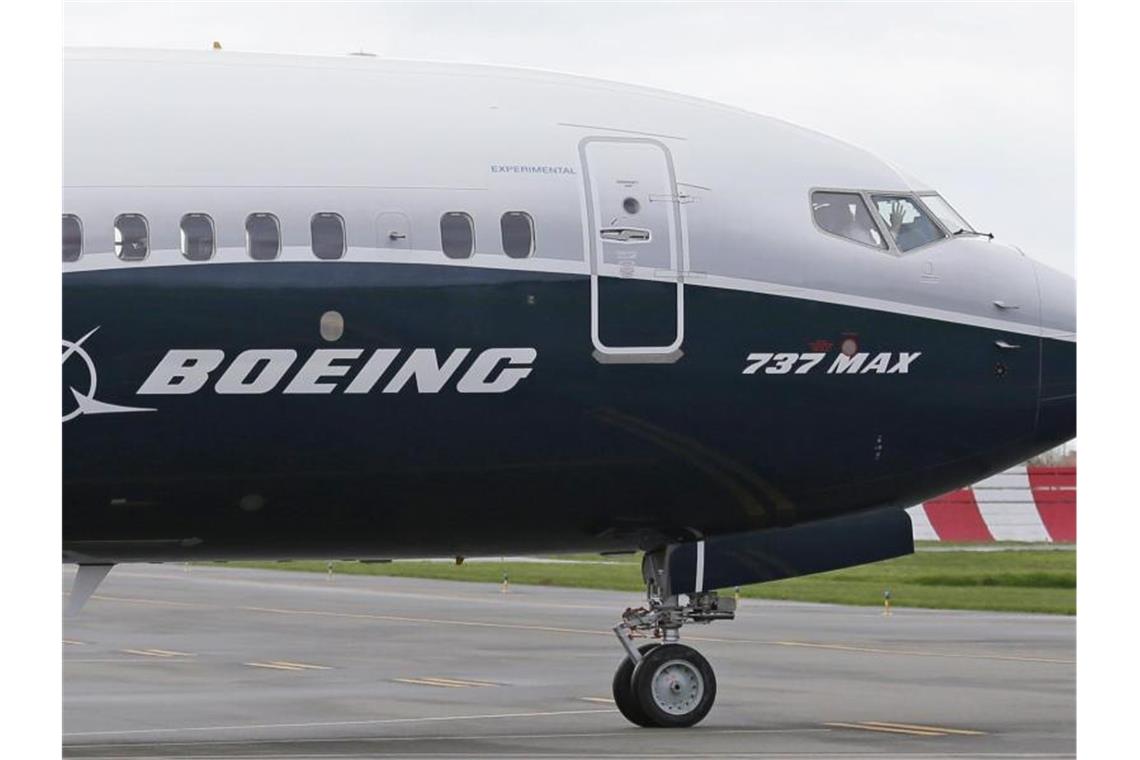 Boeing 737 Max: Piloten gegen vorschnelle Wiederzulassung Boeing hatte zuletzt mitgeteilt, die Entwicklung eines Updates für die Steuerungssoftware des Flugzeugs abgeschlossen zu haben. Foto: Ted S. Warren/AP