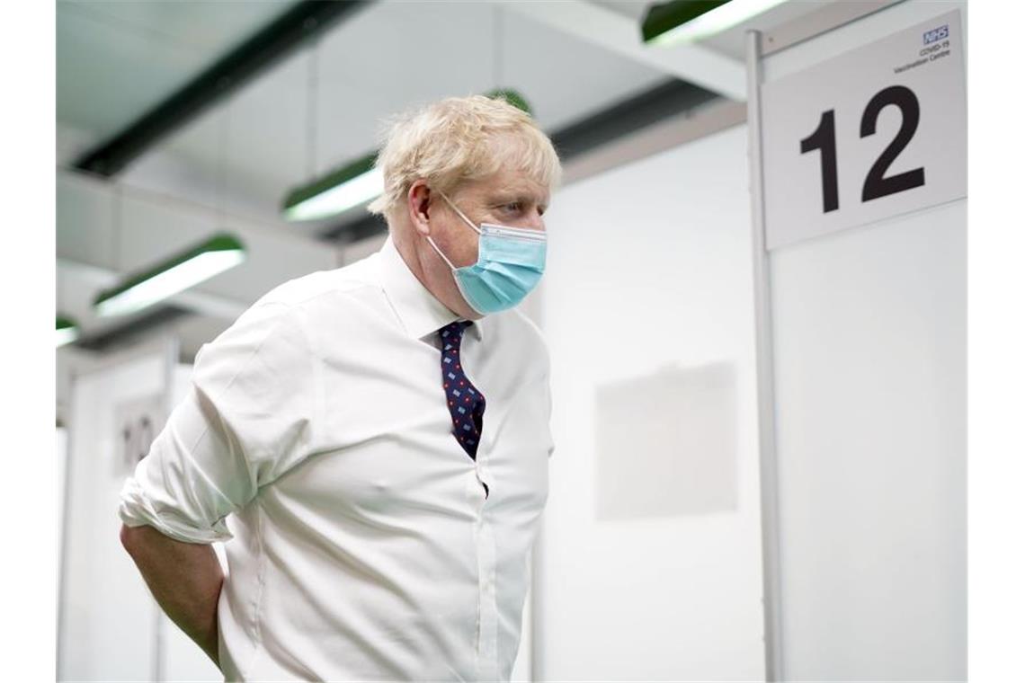 Corona-Tote: Johnson beklagt „furchtbaren Tribut“ Boris Johnson, Premierminister von Großbritannien, bezeichnet die hohe Zahl an Corona-Toten in seinem Land als „furchtbaren Tribut“. Foto: Steve Parsons/PA Wire/dpa