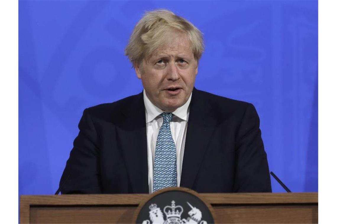 Briten bangen um die Früchte ihres Impfwunders Boris Johnson, Premierminister von Großbritannien, spricht bei einer Pressekonferenz zur Corona-Pandemie. Foto: Matt Dunham/AP Pool/dpa