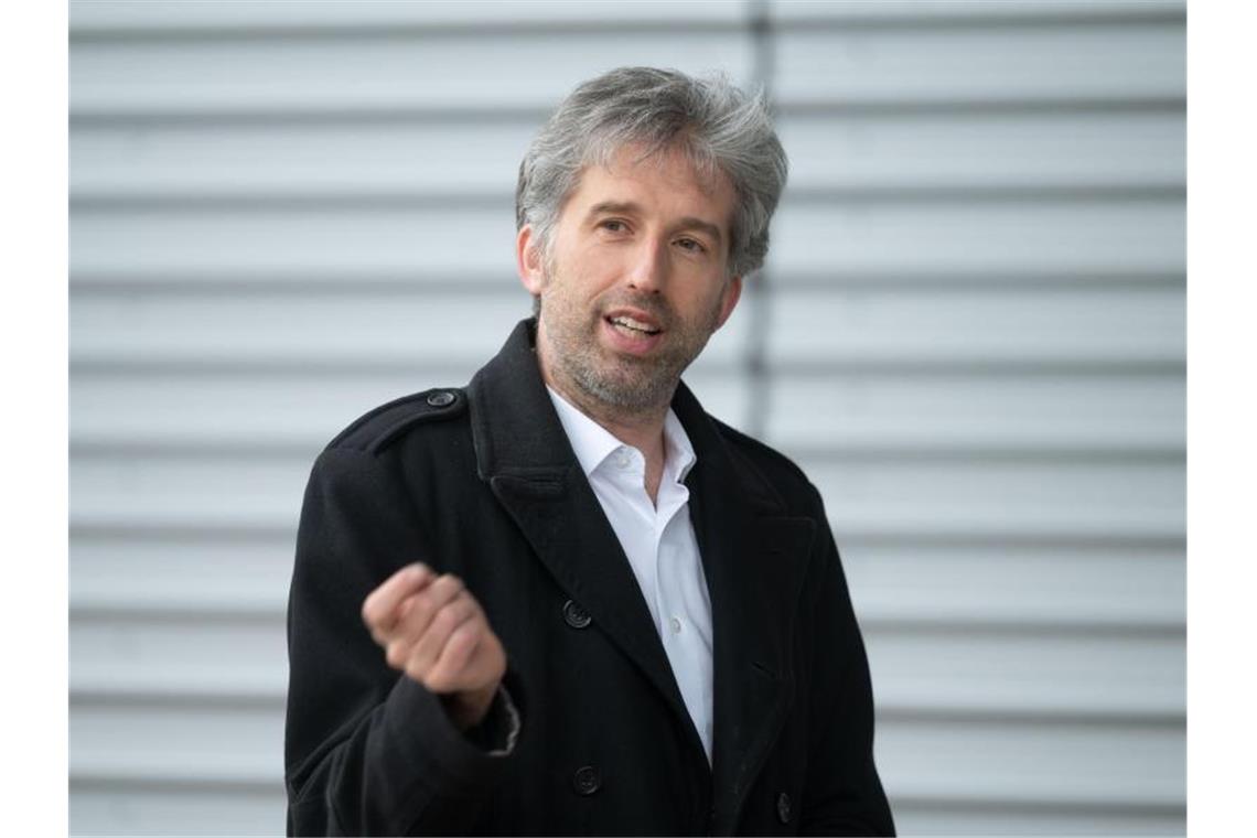 Palmer eckt mit Äußerungen an: Grüne beraten über Ausschluss Boris Palmer (Grüne), Oberbürgermeister von Tübingen, gestikuliert. Foto: Marijan Murat/dpa/Archivbild