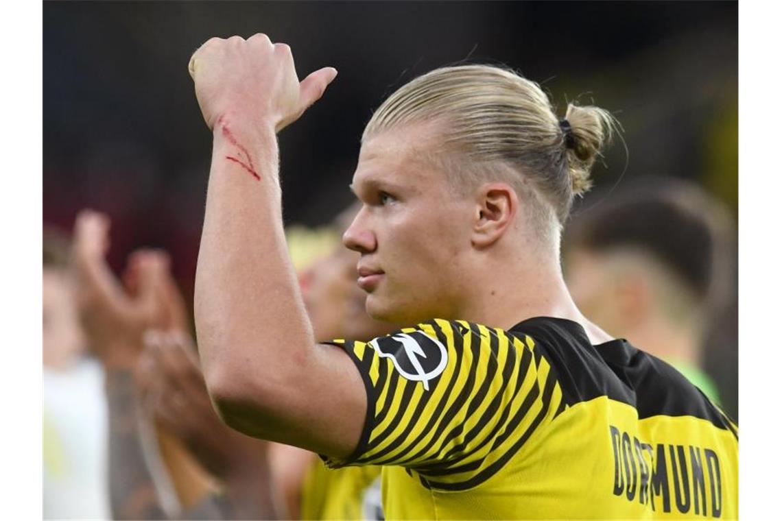 BVB erneut ohne Haaland - Zusatztickets schnell vergriffen Borussia Dortmund muss weiter auf Top-Stürmer Erling Haaland verzichten. Foto: Bernd Thissen/dpa