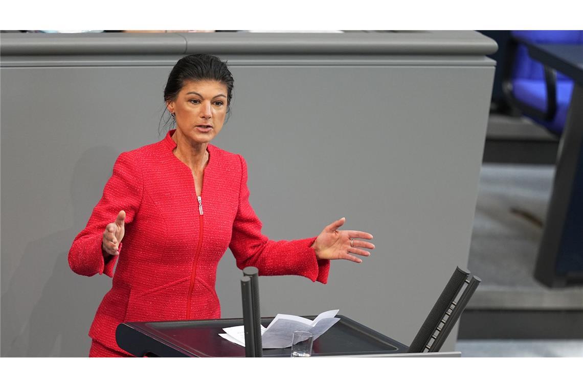 BSW-Chefin Wagenknecht warnt vor beispielloser Hochrüstung.