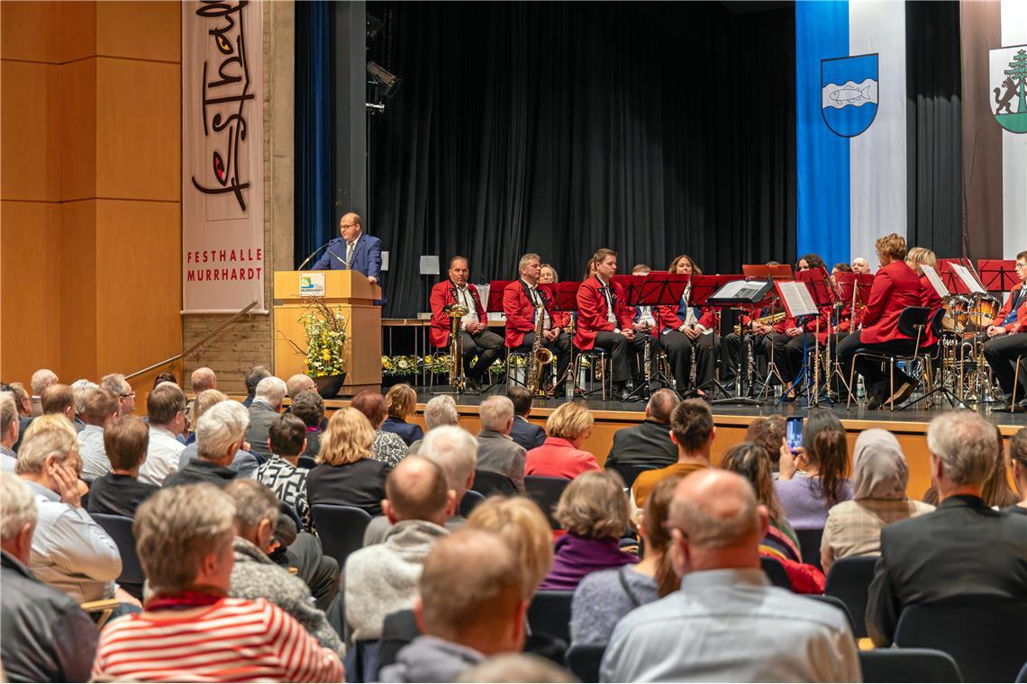 Bürgerempfang 2025 in der Murrhardter Festhalle. Die Musikkapelle begleitet die ...