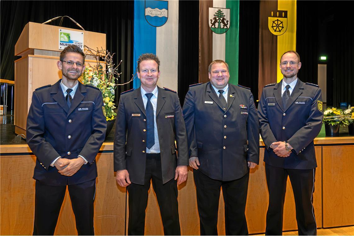 Bürgerempfang 2025 in der Murrhardter Festhalle. v.l. Polizeichef von Backnang, ...