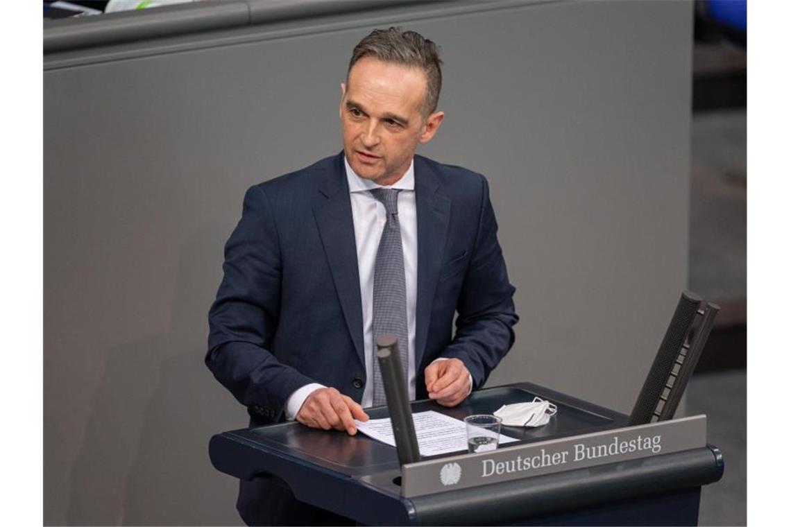 Maas für neue Russland-Sanktionen - gegen Aus für Pipeline Bundesaußenminister Heiko Maas im Bundestag: „Was wie ein Auszug aus einem alten Agentenhandbuch klingt, das ist kurz gefasst nichts anderes als das Drehbuch, nach dem Moskau in den letzten Monaten agiert.“. Foto: Gregor Bauernfeind/dpa